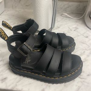 Platform doc marten sandals !